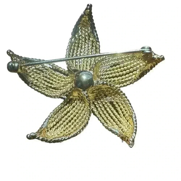 Metal flower pendant- Gold tone with Blue Rhinestones - Picture 2 of 3